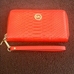MICHAEL KORS - Wristlet